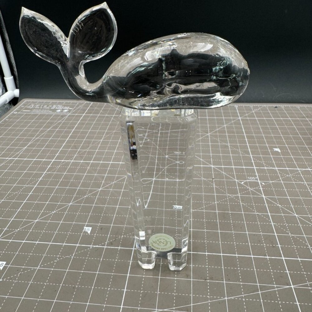 Vintage Pilgrim Glass Moby Dick Clear Whale Paperweight